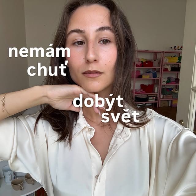 adolphi diary 032: Sedim na palube letadla, zamerne zamknu telefon i kdyz mam 28 nezodpovezenych zprav. Snazim se totiz 