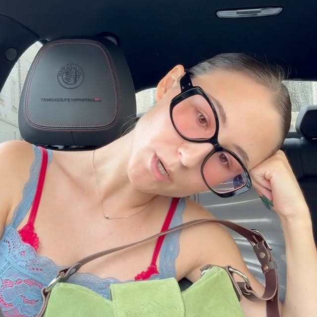 finallyyyyy: co se vejde do mini madonny (je toho strašně moc), je maličká, ale ušitá tak, že v ní nemrháme žádným míste
