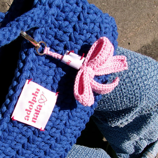 SKLADEM: mašle bag charm